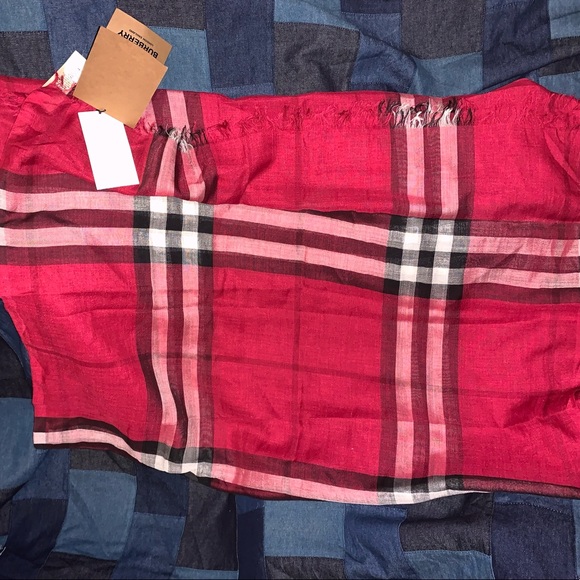 AUTHENTIC BURBERRY SCARF - Picture 2 of 2
